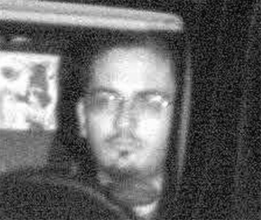 Autodieb lieferte der Polizei sein eigenes Fahndungsfoto Die Polizei fragt: Wer kennt diesen Mann?