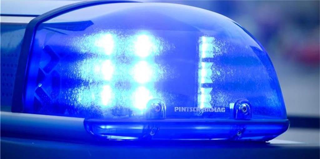 Axtangriff in Autohaus: Tatmotiv des 18-Jährigen noch unklar, U-Haft angeordnet Die Polizei hat eine Mordkommission eingerichtet nach dem Axt-Angriff eines Dorsteners auf seinen Kollegen in einem Raesfelder Autohaus.