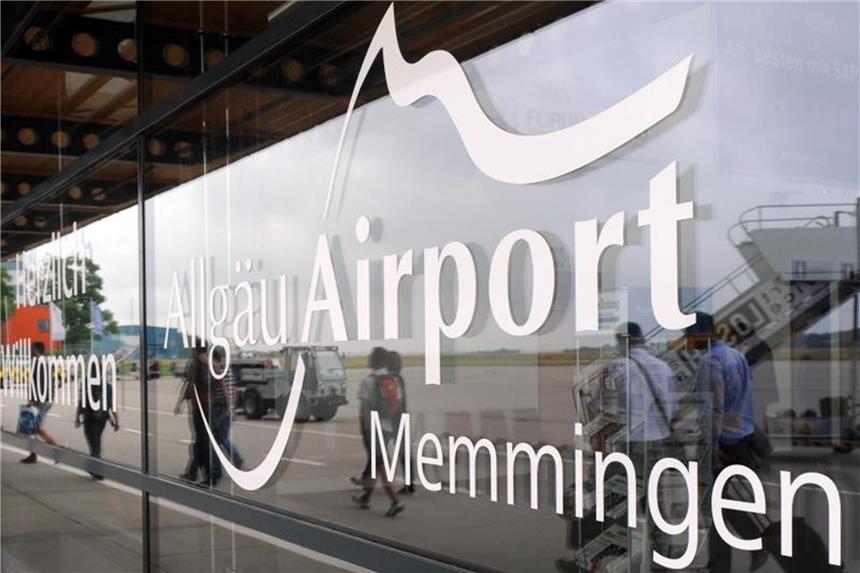 Polizei schnappt etliche Schulschwänzer am Flughafen Die Polizei hat etliche Schulschwänzer am Flughafen in Memmingen geschnappt. Foto: Andreas Gebert