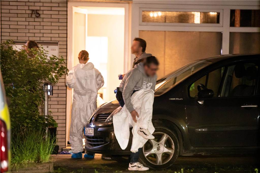 Familientragödie in Herten: Polizei setzt Ermittlungen fort Bilder vom Einsatzort in Herten
