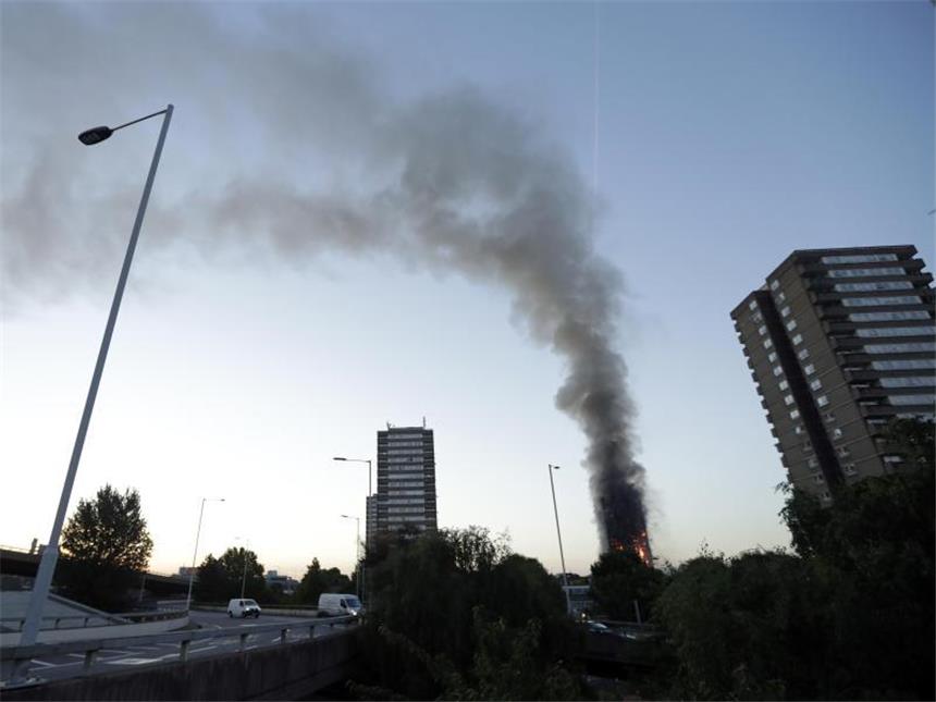 Zwölf Tote bei Feuerdrama in Londoner Hochhaus Die Polizei rät, die Gegend nordwestlich vom Hyde Park zu meiden. Foto: Matt Dunham