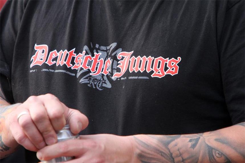 Hooligans rufen zu Demonstration in Dortmund auf Die Polizei rechnet mit gewaltbereiten Hooligans und Rechtsextremisten und bereitet einen Großeinsatz vor.