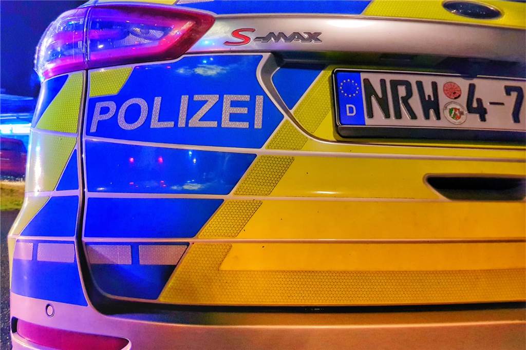 Spektakulärer Einsatz: Polizei jagt Einbrecher in Heek mit Hubschrauber Die Polizei rückte mit zahlreichen Beamten zum Einsatz aus.