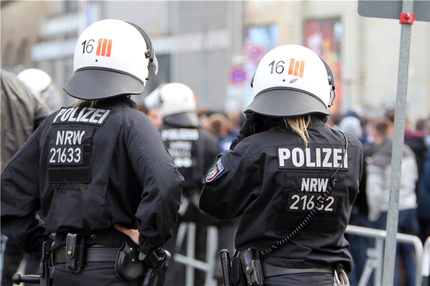 BVB gegen Beşiktaş Istanbul: Dortmunder Polizei stellt sich auf Großeinsatz ein Die Polizei stellt sich rund um das Spiel des BVB gegen Beşiktaş Istanbul auf einen Großeinsatz ein.