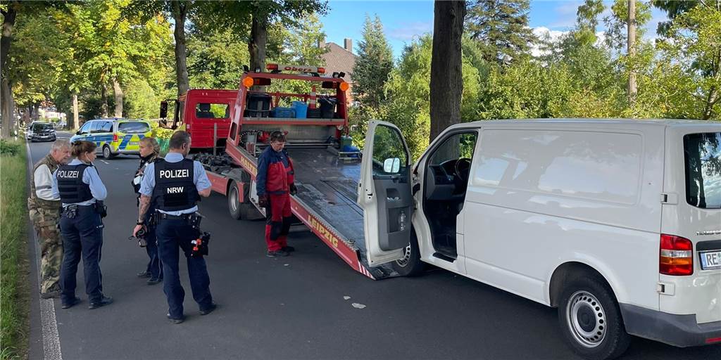 Verfolgungsjagd in Haltern nach Autodiebstahl: Täter aus Dorsten ist psychisch krank Die Polizei stellte das gestohlene Fahrzeug sicher, es blieb während der Verfolgungsjagd unversehrt.