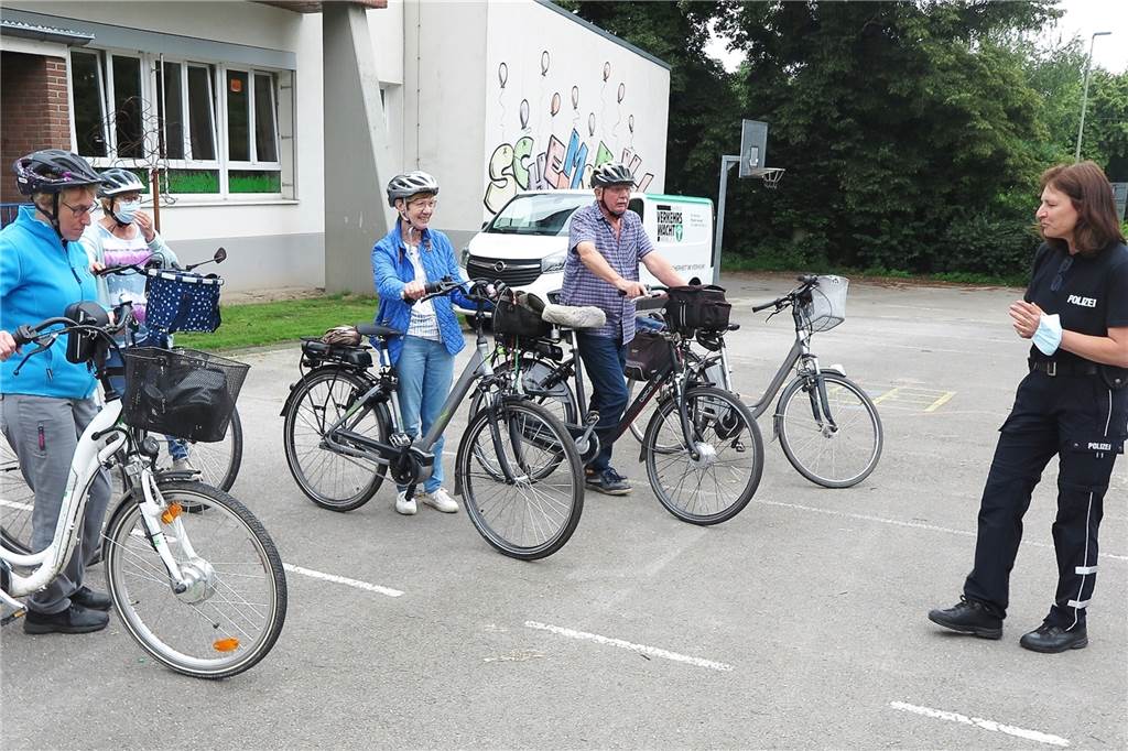 Radfahrer in Dorsten verunglücken häufiger: Verletztenzahl gestiegen Die Polizei wird - wie hier im vergangenen Jahr in Schermbeck - demnächst auch in Dorsten eine Pedelec-Schulung anbieten.