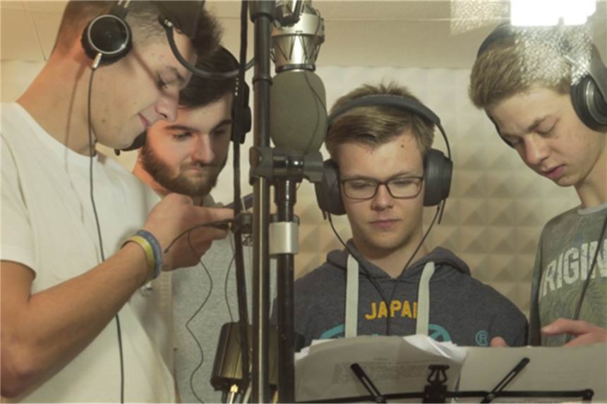 Neue und letzte Folge der erfolgreichen Dorstener Hörspiel-Reihe „Pommes-Soko“ erschienen Die Pommes-Soko-Jungs im Studio.