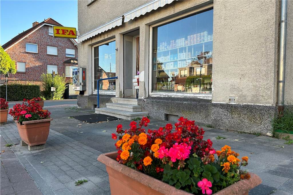 Nicht jeder Händler kommt als Postfiliale in Frage Die Post ist daran interessiert, das Netz der DHL-Shops, wie hier das Geschäft vom Hofe in Bork, zu erweitern.