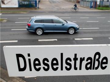 Die Preise für VW-Diesel-Gebrauchtwagen sind derzeit trotz des Abgasskandals stabil. Foto: Julian Stratenschulte/Symbolbild