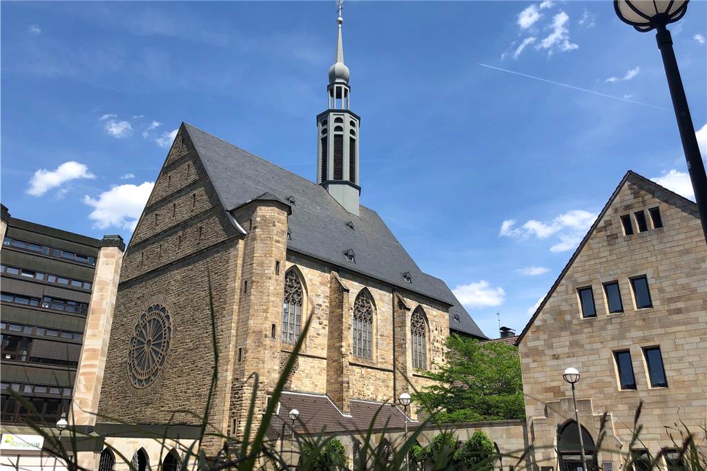 Madonnenfigur in Dortmund erneut beschädigt: „Wir sind schockiert“ Die Propsteikirche in der City schrammte erst im Januar knapp an einer Katastrophe vorbei, als ein Teil der Krippe plötzlich in Flammen stand.