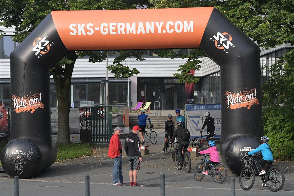Die Radsportler Lünens freuten sich über das RTF- und Gravel-Event mit Start an der Dammwiese.