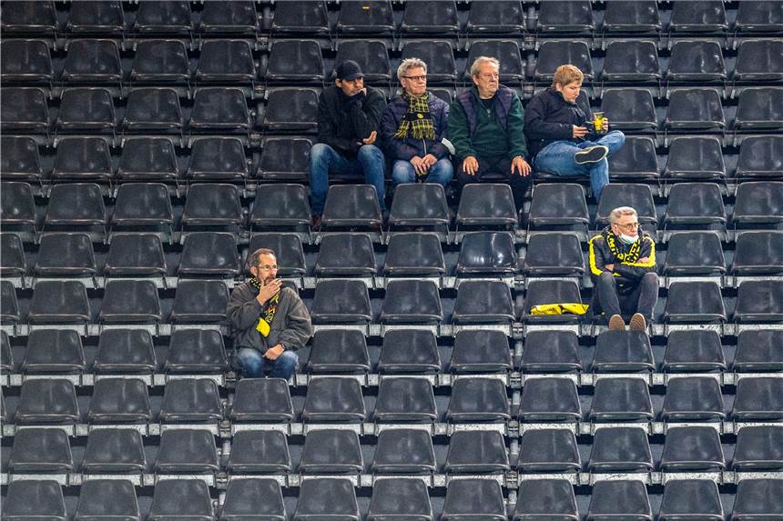 Bayern erlaubt 10.000 Zuschauer – Zuspruch aus der Liga für BVB-Boss Watzke Die Ränge bleiben vorerst ziemlich leer im Dortmunder Stadion.
