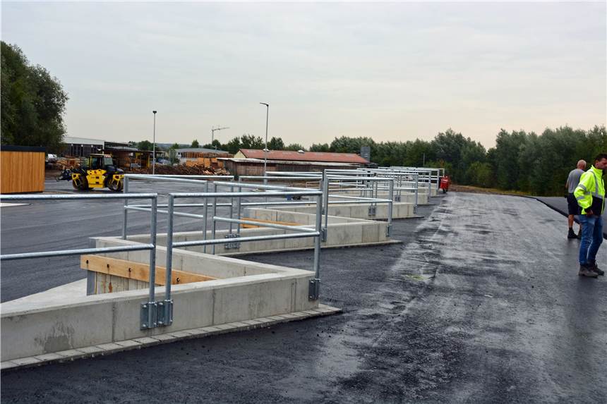 Rampen führen künftig zu den Containern des Olfener Werstoffhofs Die Rampe zur einfacheren Anlieferung. Ein ähnliches Modell gibt es bereits seit geraumer Zeit in Dülmen.
