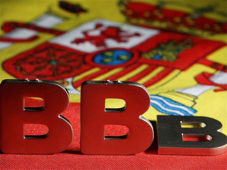 Schäuble: Spanien-Herabstufung durch S&P «Missverständnis» Die Ratingagentur Standard & Poor's (S&P) hatte die Kreditwürdigkeit Spaniens um gleich zwei Noten gesenkt. Foto: Oliver Berg