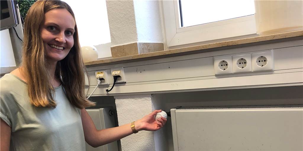 Die Raumtemperatur im Nordkirchener Rathaus wird auf 19 Grad begrenzt. Dafür wirbt auch Nordkirchens Klimaschutzmanagerin Janine Eßmann.