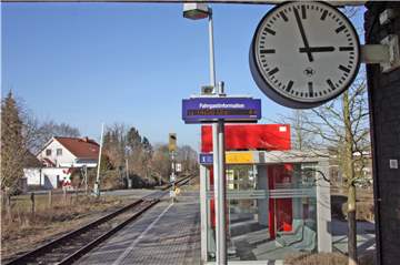 Die RB51 von Selm nach Dortmund hält auch am Bahnhof Selm-Beifang. Ab Lünen greift nicht mehr der Westfalen- sondern schon der VRR-Tarif.