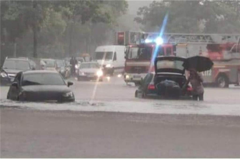 Das Jahr der Wetterextreme in Dortmund? Was Experten über 2021 sagen Die Regenmassen in Dortmund haben im Juli viele Straßen überflutet.