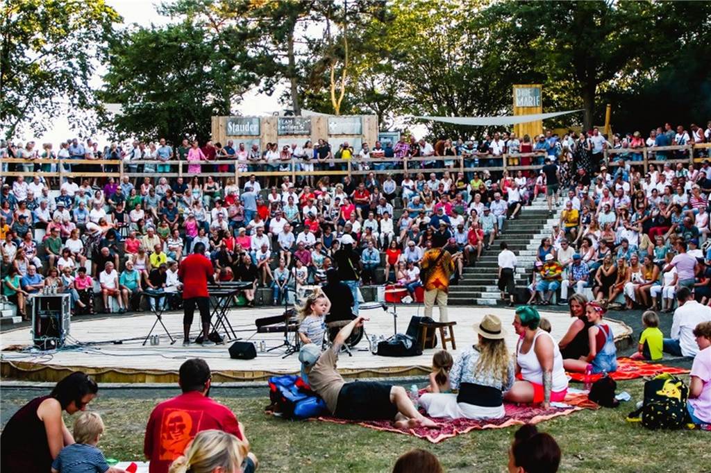 Open-Air-Kultur und neu gestaltete Terrassenbar im Bürgerpark Jah Culture