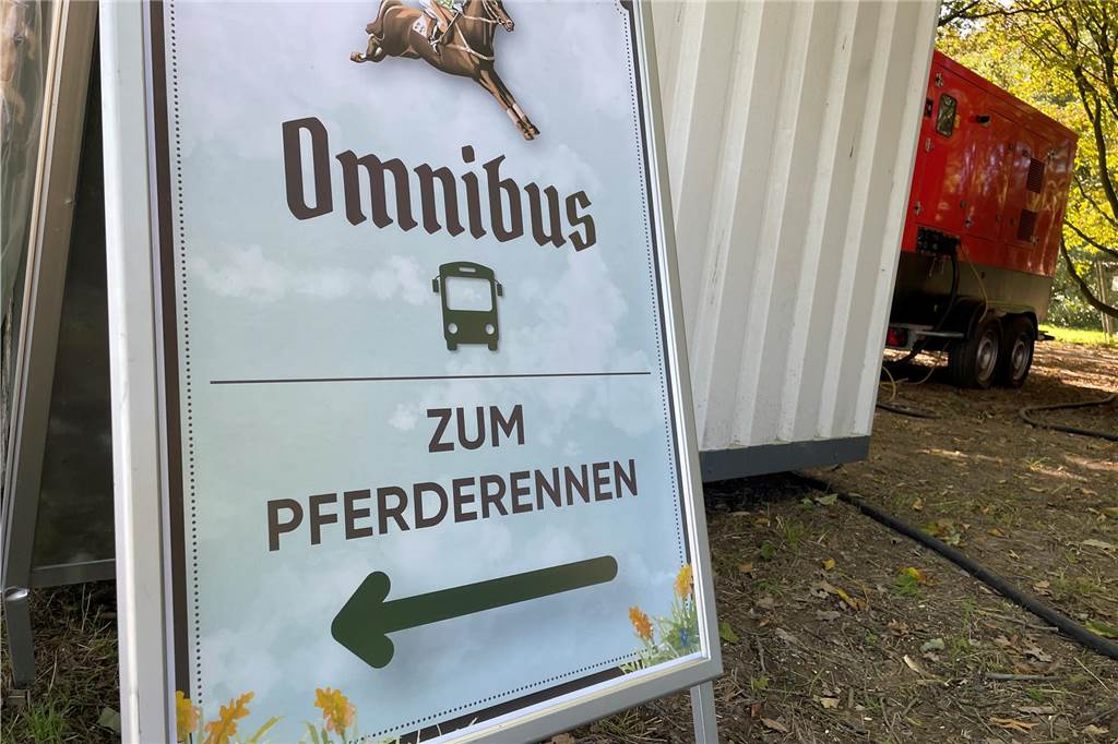 Die Rennbahn macht sich schön und startklar für das Castroper Pferderennen, das erste seit 53 Jahren.