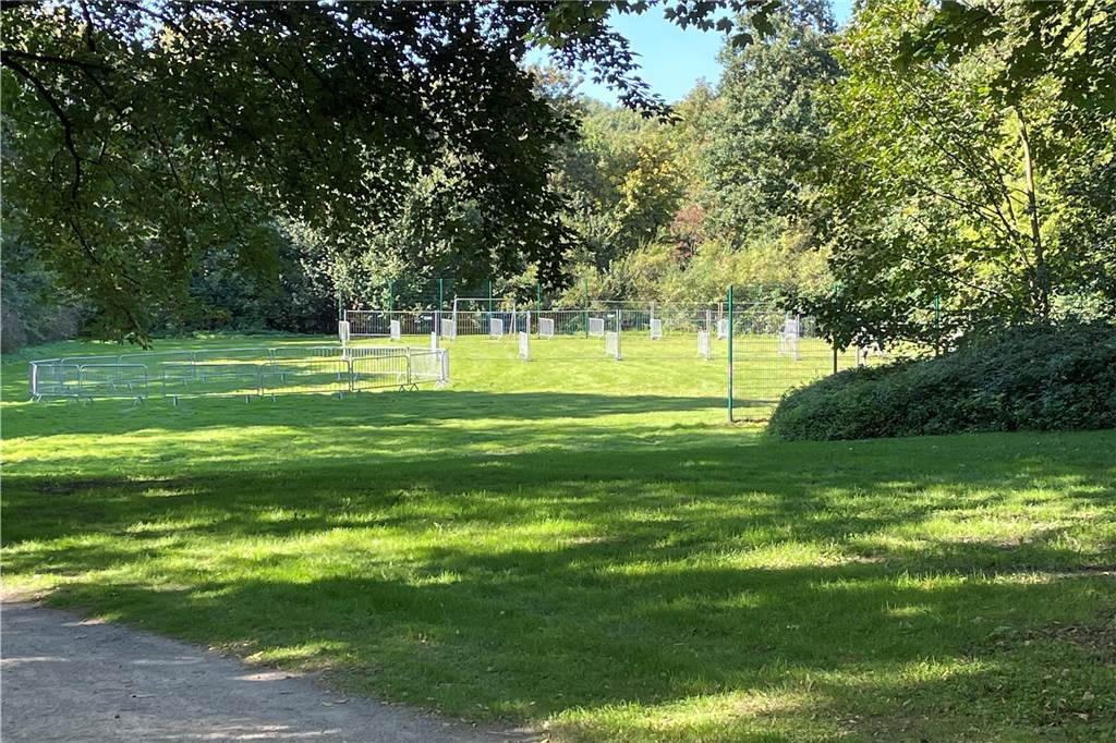 Die Rennbahn macht sich schön und startklar für das Castroper Pferderennen, das erste seit 53 Jahren.