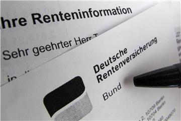 Die Renteninformation zeigt auf, welche Bezüge Beitragszahler im Alter zu erwarten haben. Foto: Franz-Peter Tschauner
