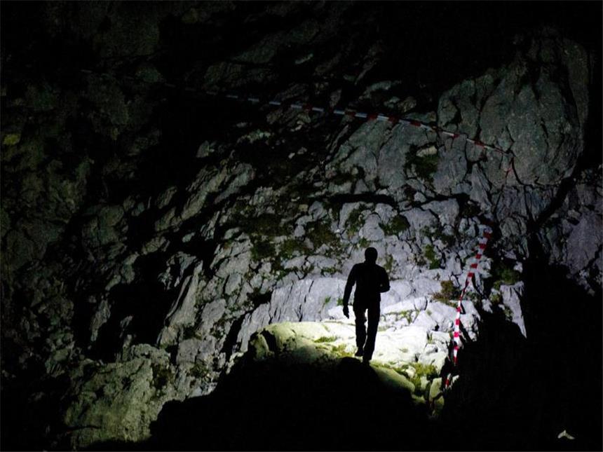 Verletzter Höhlenforscher nach elf Tagen gerettet Die Riesending-Schachthöhle am Untersberg in den Berchtesgadener Alpen gilt als tiefste und längste Höhle Deutschlands. Foto: Nicolas Armer