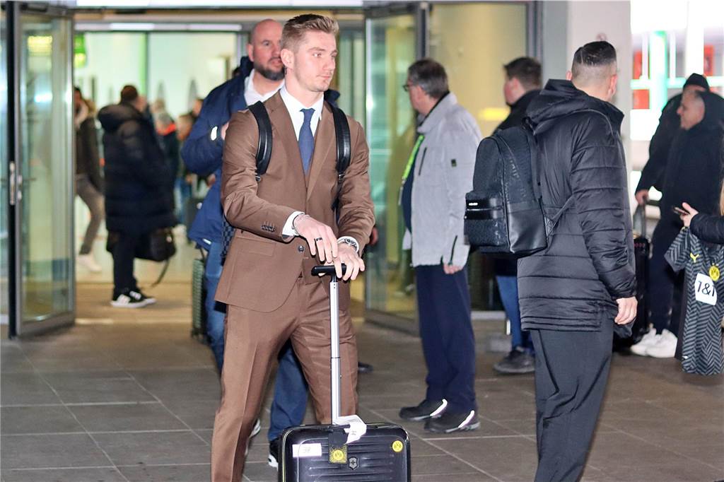 Die Rückkehr der BVB-Profis aus London.