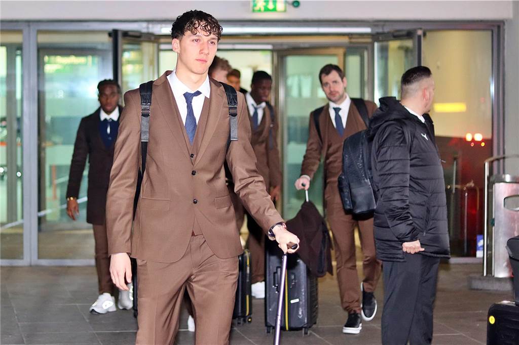 Die Rückkehr der BVB-Profis aus London.