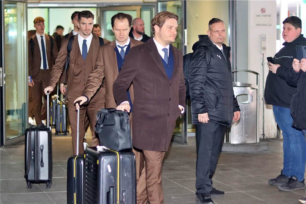 Die Rückkehr der BVB-Profis aus London.