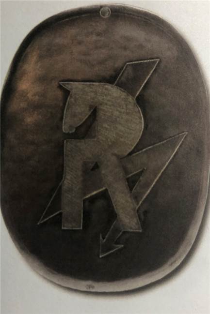 Dramatische Schlussszene im Tatort mit einem bekannten „R“ aus Legden Die Rückseite des Königsschildes von Franz Rossmöller aus dem Jahr 1974 zeigt das Rossmöller-Firmenlogo.