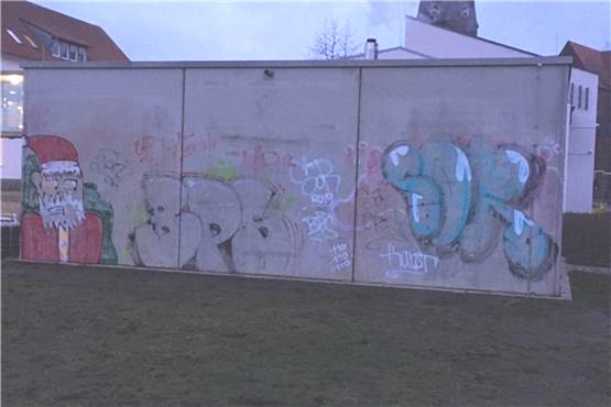Wieschhofschule in Olfen: Suche nach Schmierern unter erschwerten Bedingungen