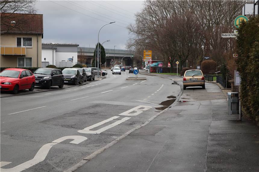Flüsterasphalt auf der Rüschebrinkstraße soll Autofahrern und Anwohnern gefallen Die Rüschebrinkstraße in Wambel soll zwischen dem Hellweg und der Hannöverschen Straße „Flüsterasphalt" bekommen. Die Bushaltestellen werden barrierefrei ausgebaut.