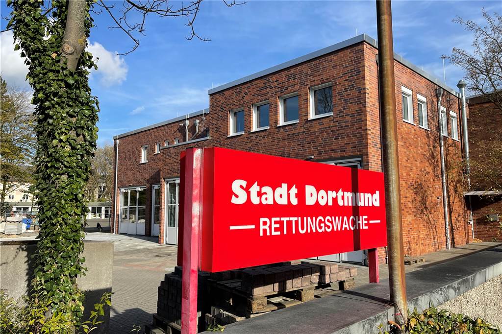 „Wer an der Ruhrallee wohnt, muss schmerzfrei sein“ Die Ruhrallee wird auch viel von Einsatzfahrzeugen der Feuerwehr, Polizei und des Rettungdienstes befahren. Eine Rettungswache liegt direkt an der Straße. Das ist zusätzlich zum Straßenlärm in der Geräuschkulisse spürbar.