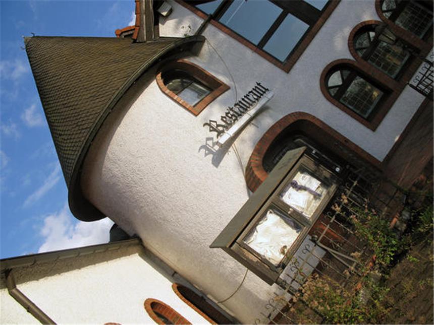 Staatsanwaltschaft behält Ruhrbrücke als Sicherheit Die "Ruhrbrücke" in Schieflage: die Staatsanwaltschaft hat sie beschlagnahmt.