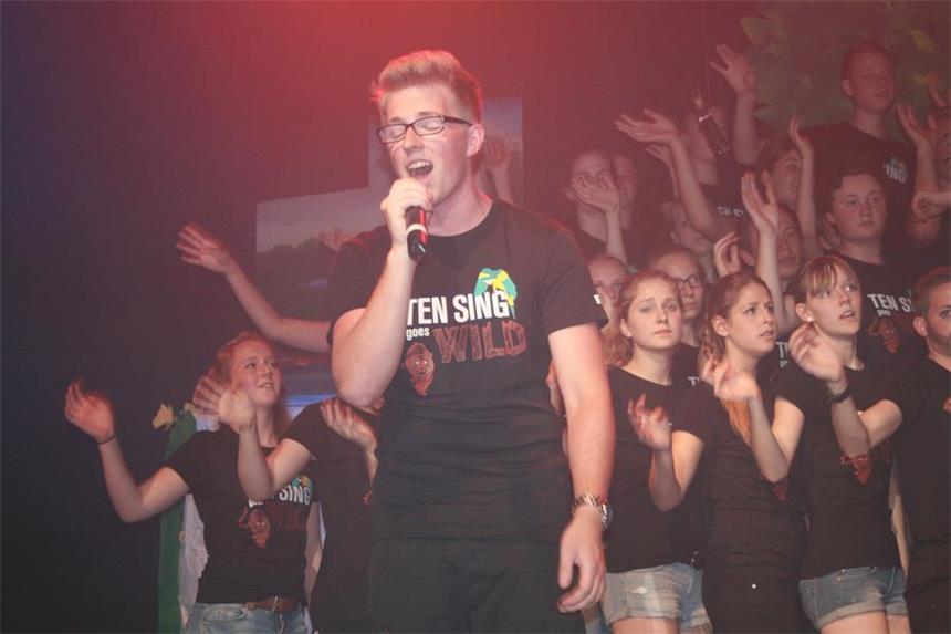 Die Sänger, Tänzer, Schauspieler und Akrobaten von Ten Sing begeisterten in ausverkaufen Aufführungen.