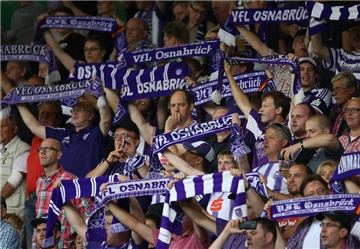 Die Saison ist zwar vorbei, trotzdem müssen die Fans vom VfL Osnabrück bangen. Denn der DFB ermittelt wegen Manipulationsverdachts gegen Spieler des Vereins.