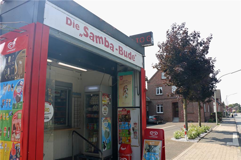 Die Samba-Bude ist gerettet! Werner Traditions-Kiosk eröffnet bald an neuem Standort Die Samba-Bude war mehr als 60 Jahre lang an der Horster Straße zu finden. Doch dann gab es plötzlich die Kündigung der Verpächterin, die offenbar neue Pläne mit dem Grundstück hat.