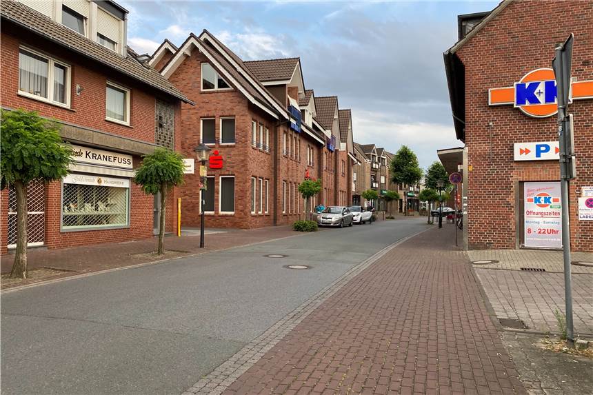 Ansprechende Häuserfronten: Gemeinde will Förderprogramm für Privathäuser im Ortskern Die Sandstraße ab der Kreuzung Biete in Richtung Lüdinghauser Straße ist Teil des förderfähigen Bereichs.