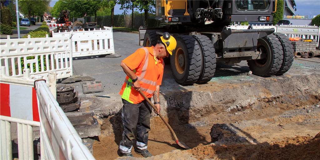 Sanierung Ahler Straße: Ziellinie nähert sich, doch die Kosten steigen Die Sanierungsarbeiten an der Ahler Straße schreiten gut voran.