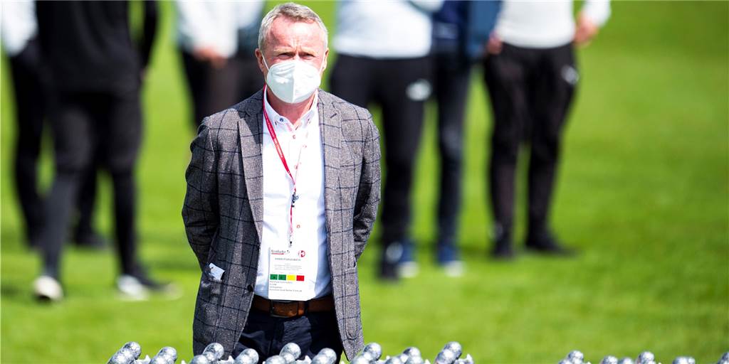 Schiedsrichter in ganz Deutschland zum Streik aufgerufen - werden Spiele deshalb ausfallen? Die Schiedsrichter sind deutschlandweit zum Streik aufgerufen worden. FLVW-Vizepräsident Manfred Schnieders hat sich dazu geäußert.