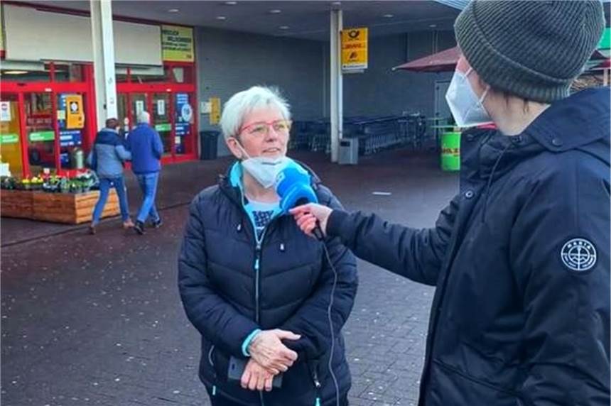 Video-Umfrage: So reagieren Kunden auf die Real-Schließung in Aplerbeck Die Schließung des Real-Marktes in Dortmund Aplerbeck sorgt für Diskussionen im Dortmunder Süden.