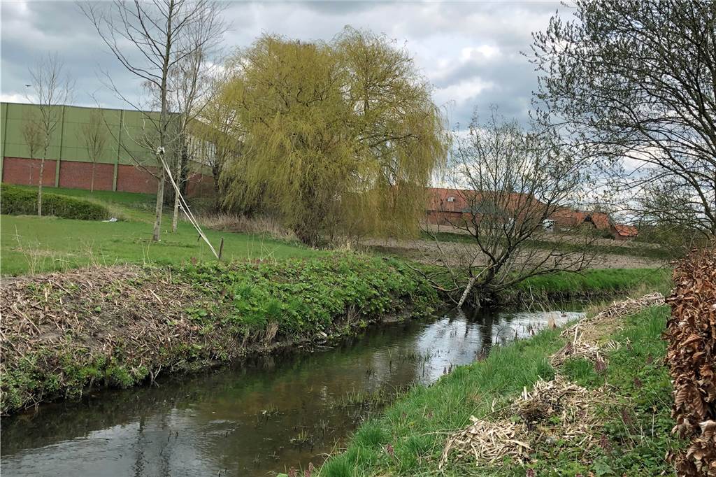 Forderung: Schlinge-Brücke für Fußgänger und Radler soll kurzfristig her Die Schlinge trennt die Ortsmitte vom Baubebiet Burloer Straße West, wo in den vergangenen Jahren viele Familien ihre Eigenheime gebaut und bezogen haben.