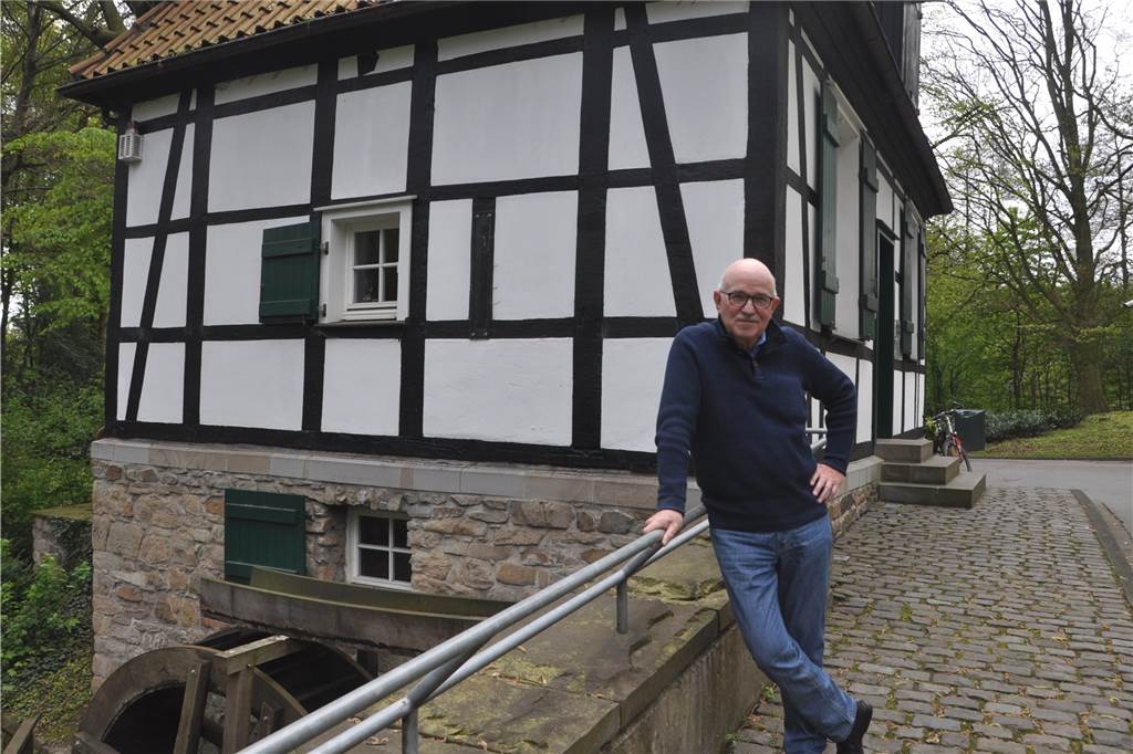 Lüner Politik geprägt: Ehemaliger CDU-Fraktionschef Schroeter wird 80 Die Schlossmühle Lippholthausen hat Friedhelm Schroeter vor dem Verfall gerettet. Noch kümmert er sich als Vorsitzender der Mühlenfreunde um restaurierte Denkmal.
