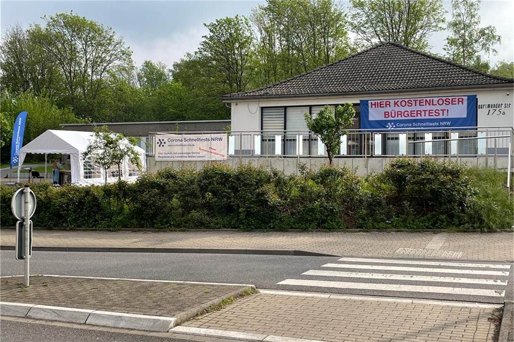 Erst testen, dann beten: Das ist jetzt vor zwei Moscheen möglich Die Schnelltest-Station in Schwerin hat einen Tag vorm Zuckerfest eröffnet.