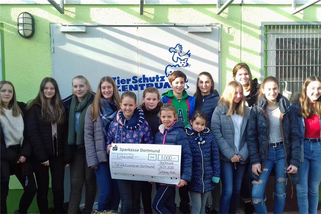 Schönau Kids sammeln tausende Euro und beeindrucken Neven Subotic Die Schönau Kids sammeln regelmäßig Geld, um es dann hinterher zu spenden.