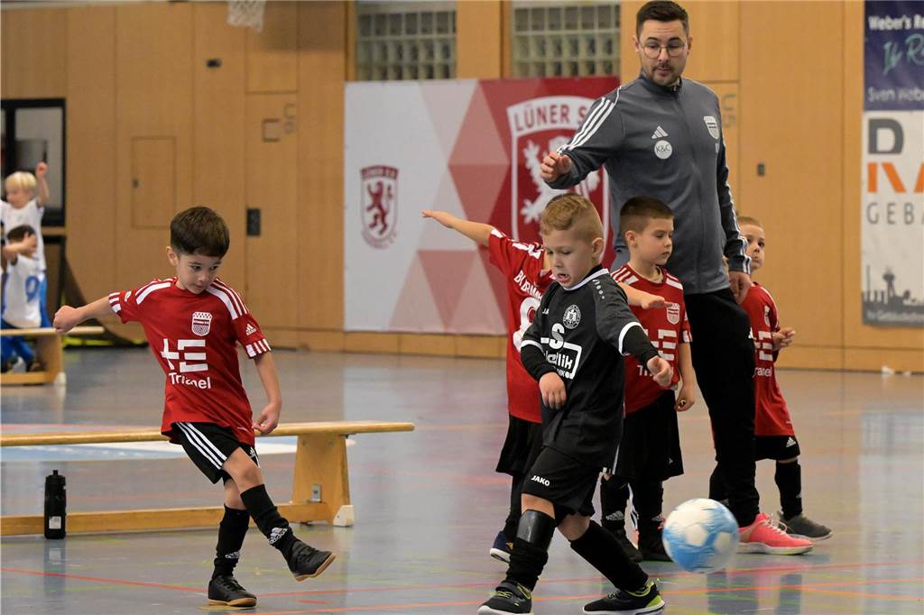 Die schönsten Bilder vom Mini-Spielfest bei der Hallenstadtmeisterschaft Lünen.