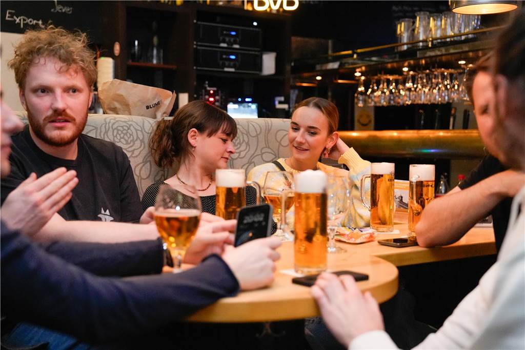 Die schönsten Fan-Fotos vom Playoff-Finale der Eisadler Dortmund.
