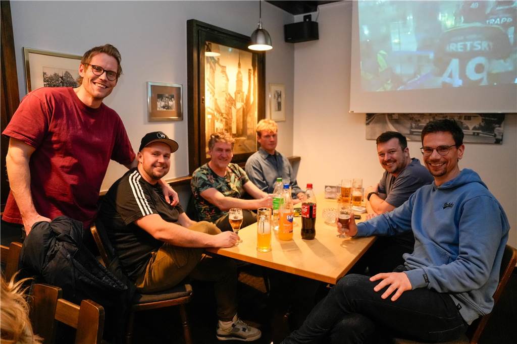 Die schönsten Fan-Fotos vom Playoff-Finale der Eisadler Dortmund.