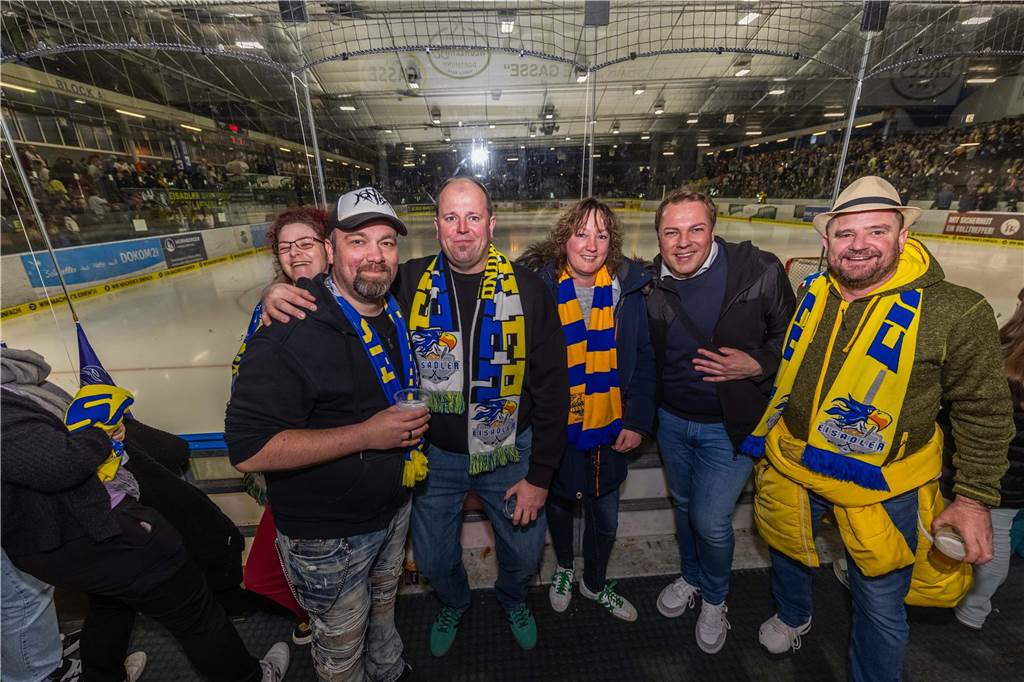 Die schönsten Fan-Fotos vom Playoff-Finale der Eisadler Dortmund.