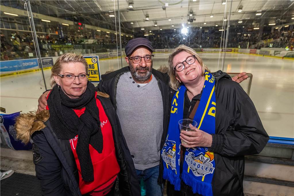 Die schönsten Fan-Fotos vom Playoff-Finale der Eisadler Dortmund.